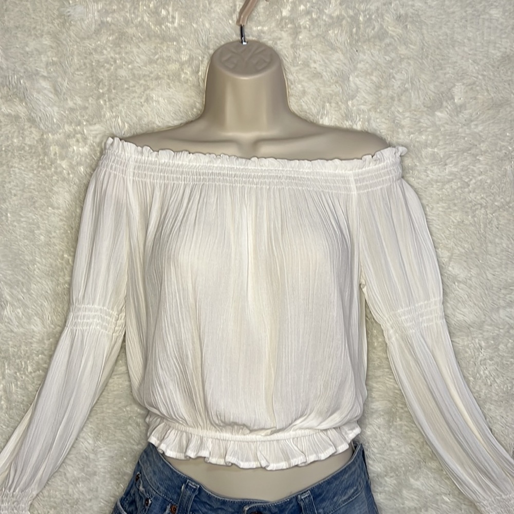 Off the shoulder crop Top, size Medium, by Forever 21